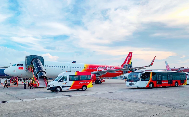 Vietjet ủng hộ đồng bào tại các vùng bị thiệt hại do bão lũ