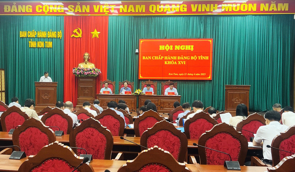 Hội nghị Ban Chấp hành Đảng bộ tỉnh Kon Tum khóa XVI cho ý kiến về đề án sắp xếp đơn vị hành chính cấp tỉnh, cấp xã. Ảnh: TVP 1.jpg