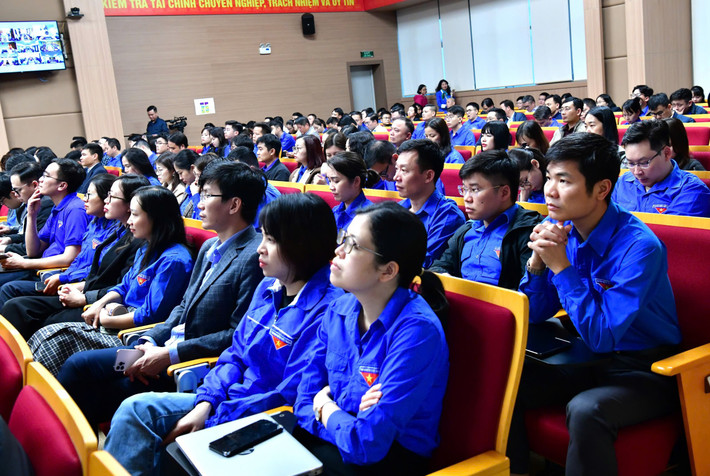 Đoàn viên, thanh niên Kiểm toán Nhà nước tham gia chương trình đối thoại doan-vien.jpg