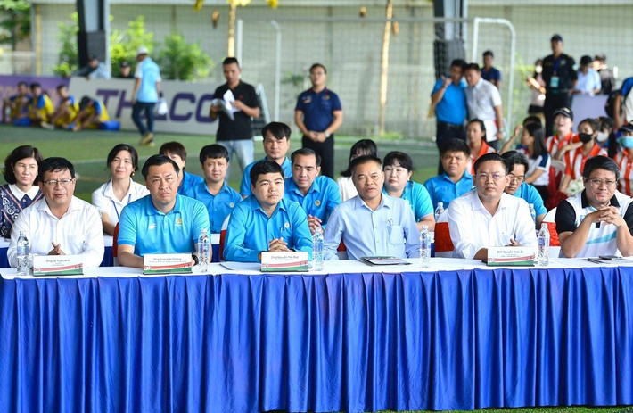 Các đại biểu tham dự lễ khai mạc. Ảnh: QUANG ĐỊNH cao-van-chong-1728013481674472211285-6068.jpg