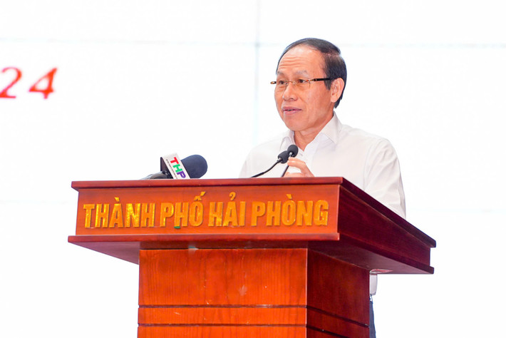 Ủy viên Trung ương Đảng, Bí thư Thành ủy, Trưởng Đoàn ĐBQH thành phố Hải Phòng Lê Tiến Châu phát biểu tại hội nghị. Ảnh: Đàm Thanh z5939611712195-b958fb1212c9ac69335b079f3da93b89638647946897629748-9850-5110.jpg