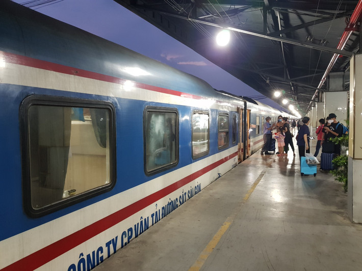 Tổng công ty Đường sắt Việt Nam hỗ trợ vận chuyển miễn phí hàng hóa cứu trợ từ 11.9. Ảnh: Chi nhánh VTĐS Sài Gòn duong-sat-le-5-16828442355581822356133.jpg
