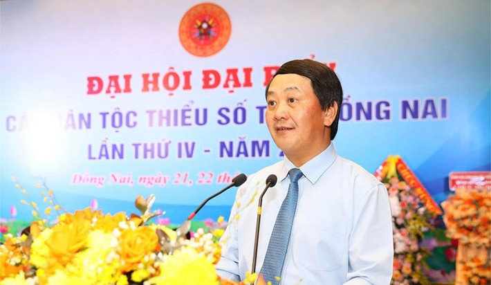 Chủ nhiệm Ủy ban Dân tộc Hầu A Lềnh phát biểu tại đại hội, mong muốn chính quyền tỉnh Đồng Nai tiếp tục đẩy mạnh thực hiện Chương trình mục tiêu quốc gia phát triển kinh tế - xã hội vùng đồng bào dân tộc thiểu số và miền núi giai đoạn 2021-2030 trên địa bàn tỉnh. Ảnh Huy Anh a-5-20241122160438.jpg