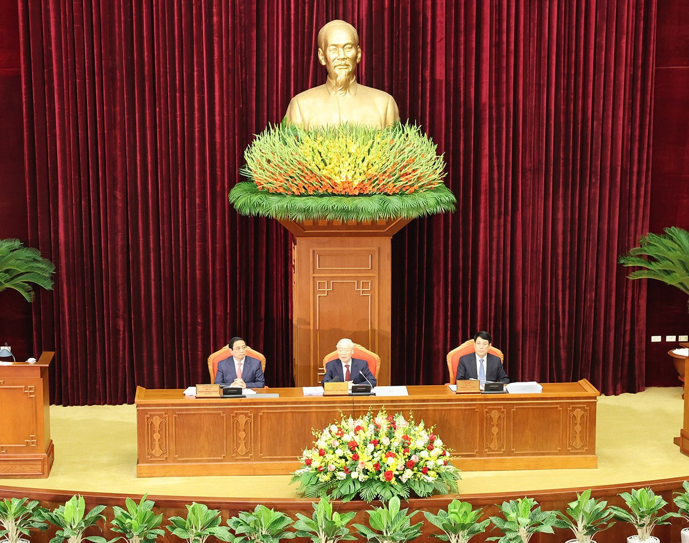 Tổng Bí thư Nguyễn Phú Trọng chủ trì và phát biểu khai mạc Hội nghị. Ảnh: Trí Dũng - TTXVN Hội nghị Trung ương lần này có ý nghĩa rất quan trọng đối với việc hoàn thành nhiệm vụ chính trị của Ban Chấp hành Trung ương khóa XIII -0