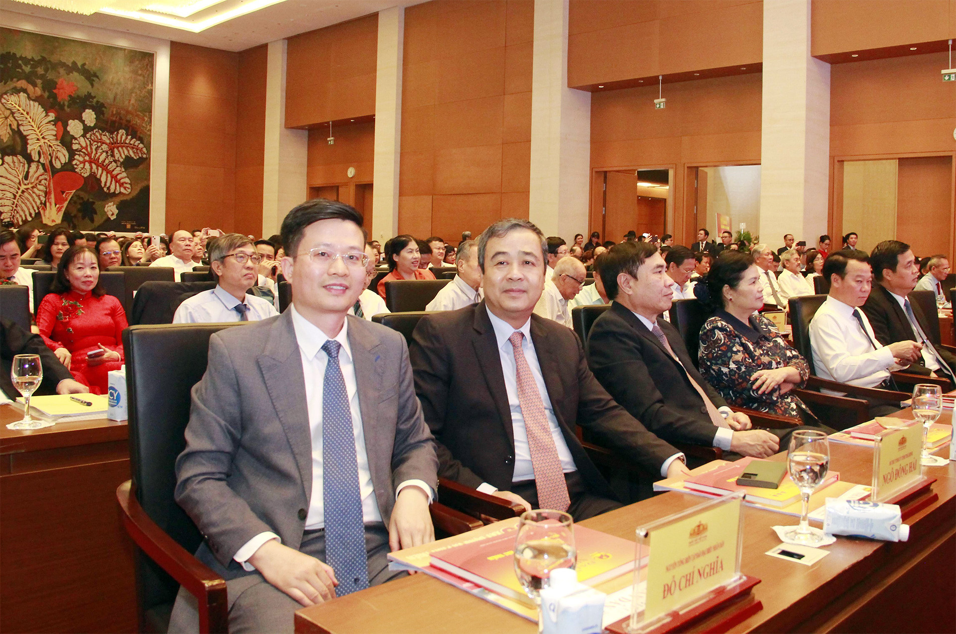 Các đại biểu dự buổi lễ. Ảnh: Khánh Duy Báo Đại biểu Nhân dân hoàn thành tốt sứ mệnh vẻ vang là “Tiếng nói của Quốc hội, diễn đàn của đại biểu Quốc hội, Hội đồng Nhân dân và cử tri”