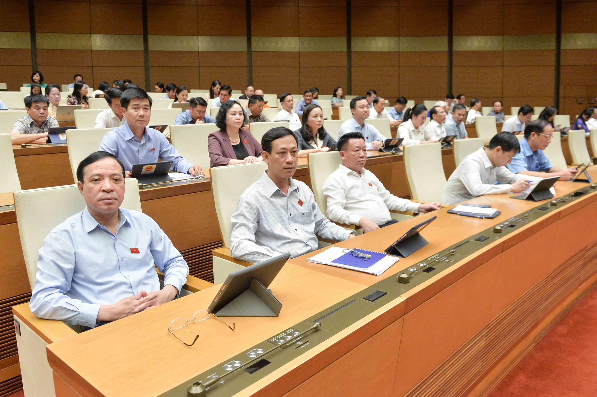 Sôi nổi, thẳng thắn, trách nhiệm cao, sát với tình hình thực tiễn ảnh 5 Sôi nổi, thẳng thắn, trách nhiệm cao, sát với tình hình thực tiễn ảnh 5