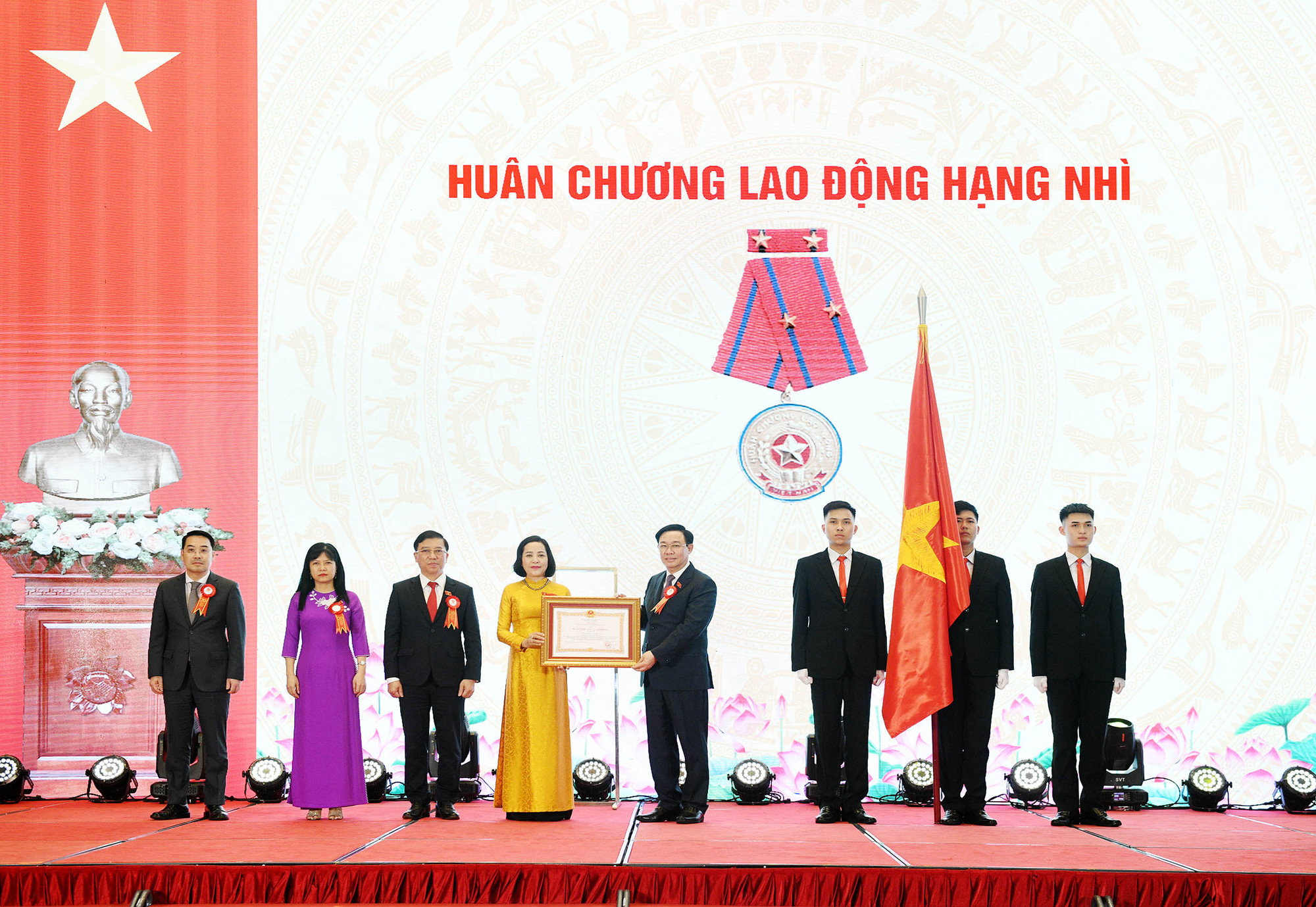 Kế thừa, phát huy để tiếp nối hành trình phát triển ảnh 3 Kế thừa, phát huy để tiếp nối hành trình phát triển -0