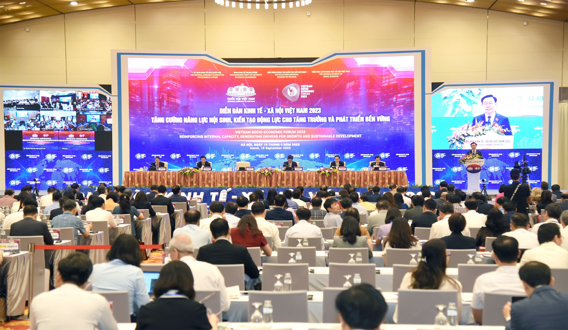 Quang cảnh Diễn đàn Kinh tế - Xã hội năm 2023. Ảnh: Quang Khánh Xây dựng, thúc đẩy nội lực mạnh mẽ để ứng phó với thách thức và tính bất định từ bên ngoài -0