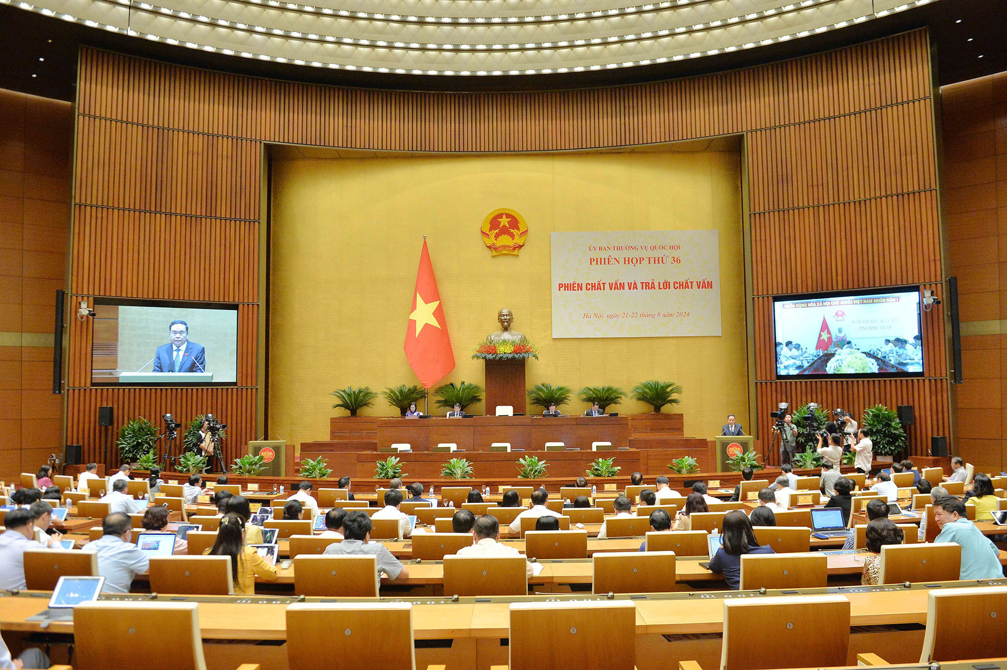 Quang cảnh phiên chất vấn và trả lời chất vấn tại Phiên họp thứ 36 của Ủy ban Thường vụ Quốc hội. Ảnh: Hồ Long Tập trung khắc phục kịp thời, đầy đủ, hiệu quả những tồn tại, hạn chế trong từng lĩnh vực -0