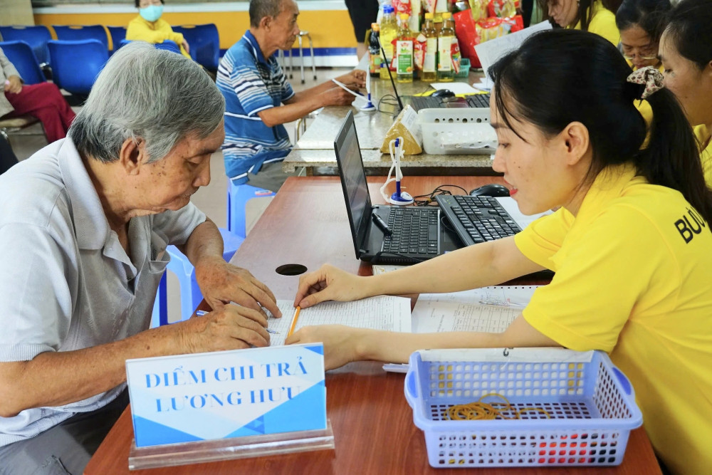 Ngành BHXH thực hiện chi trả lương hưu, trợ cấp bảo hiểm xã hội tháng 5 từ 25 - 28.4.2025 Ngành BHXH thực hiện chi trả lương hưu, trợ cấp bảo hiểm xã hội tháng 5 từ 25 - 28.4.2025