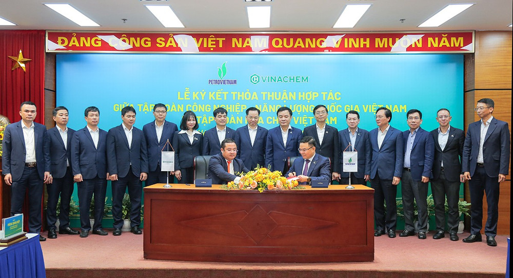 Petrovietnam và Vinachem hợp tác toàn diện tận dụng thế mạnh riêng mỗi bên và tạo hiệu ứng cộng hưởng, nâng cao hiệu quả hoạt động sản xuất kinh doanh anh-1a.jpg
