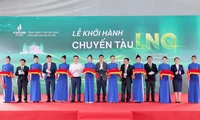 Khởi hành chuyến tàu chở LNG đầu tiên trên đường sắt Bắc Nam