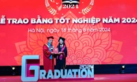 Thủ khoa Đại học Ngoại thương chia sẻ xúc động về "áp lực đồng trang lứa" trong lễ tốt nghiệp