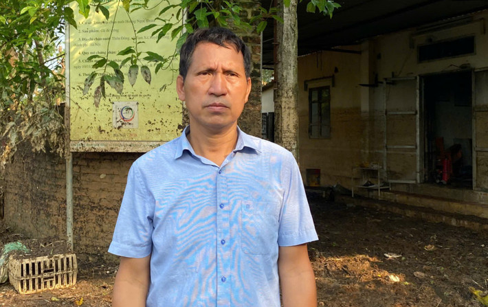 “Gia đình tôi làm trang trại cũng đã 14 năm nay, nhưng chưa có một trận lũ nào như thế này cả. Đây là lần gia đình bị thiệt hại lớn nhất. Tích cóp bao nhiêu năm, toàn bộ của cải giờ mất hết, tôi rơi vào cảnh trắng tay, ôm nợ ngân hàng. Hiện tại gia đình tôi phải trả lãi ngân hàng hơn 200 triệu/tháng”. Ông Đoàn đau xót nói trai ga_Dong Anh_Ha Noi (8).jpg