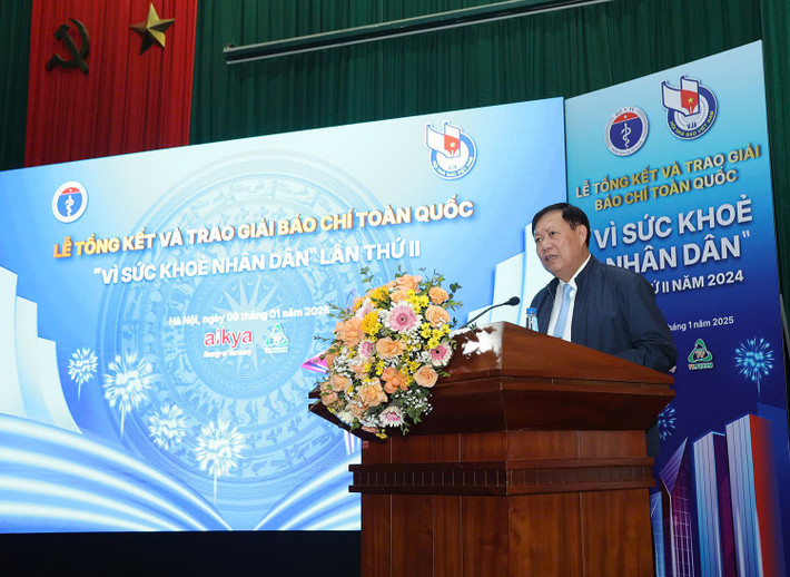 Thứ trưởng Thường trực Bộ Y tế Đỗ Xuân Tuyên phát biểu tại lễ trao giải. Ảnh: Tùng Dương z6212355517526-991b2bd24af548a4905bc586c92bba41.jpg