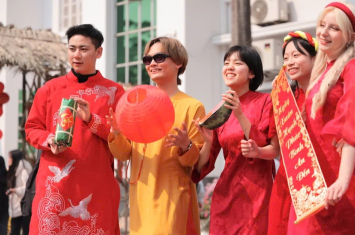 "Tết Việt 2025" được tổ chức với nhiều hoạt động lễ hội phong phú z6254932249487-a580bfb1ea49c809005d5fe0f3024c7d.jpg