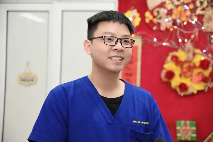 Bác sĩ Phan Nguyễn Đại Nghĩa, Khoa Cấp cứu và Hồi sức tích cực, Bệnh viện Đại học Y Hà Nội (Ảnh: Xuân Quý) z6274248354913-aa5a0af2e91ea14a9c3bead735ffad25.jpg
