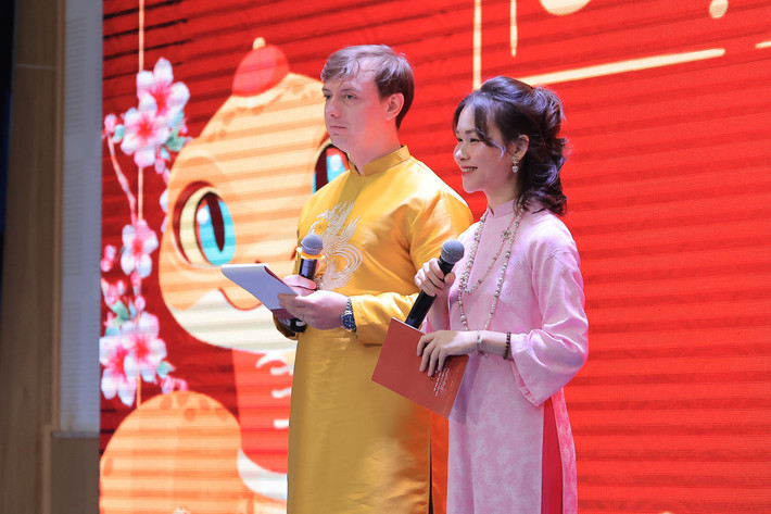 Chương trình "Tết Việt" là hoạt động thường niên của Trường Đại học Hà Nội, nhằm tạo cơ hội cho sinh viên quốc tế đang học tập tại trường khám phá nét đẹp của Tết Nguyên Đán hanu0034.jpg