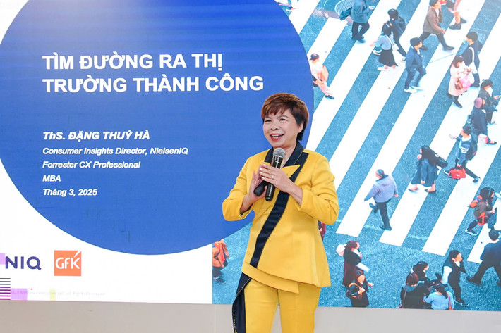 Bà Đặng Thúy Hà, chuyên gia hành vi khách hàng, Giám đốc Nghiên cứu tại NielsenIQ Việt Nam, thành viên Ban chuyên gia Chương trình Thương hiệu Quốc gia z6419873506756-ef8f19b32adc6e2a6ebb8d09afe5aaea.jpg