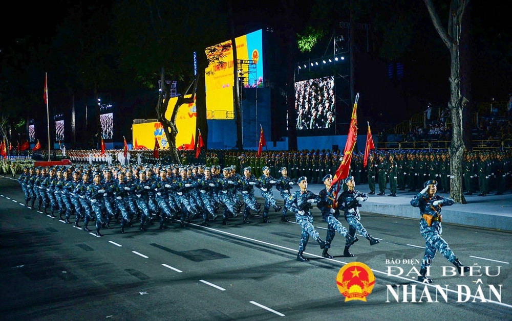 TP. Hồ Chí Minh sẽ cấm, hạn chế lưu thông một số tuyến đường kể từ ngày 22.4 để phục vụ công tác hợp luyện diễu binh và một số sự kiện khác phục vụ cho đại lễ 30.4. Ảnh: Văn Dũng hl1-7954.jpg