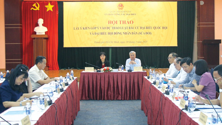 Hội thảo lấy ý kiến góp ý vào dự thảo Luật Bầu cử đại biểu Quốc hội và đại biểu Hội đồng nhân dân (sửa đổi) g1.jpg