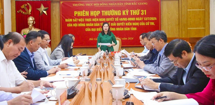 Một phiên họp thường kỳ của Thường trực HĐND tỉnh Bắc Giang. Ảnh: Vân Anh v1-5340.jpg