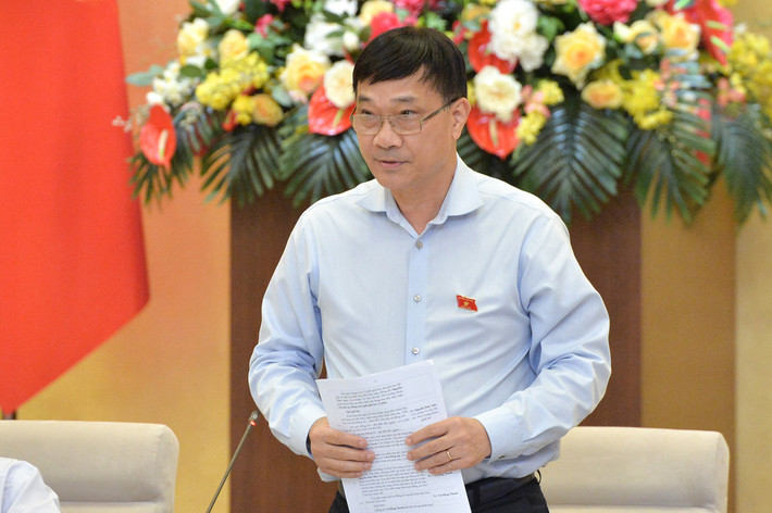 Chủ nhiệm Ủy ban Kinh tế Vũ Hồng Thanh - Phó trưởng đoàn Thường trực Đoàn giám sát phát biểu. Ảnh: Hồ Long 1.jpg