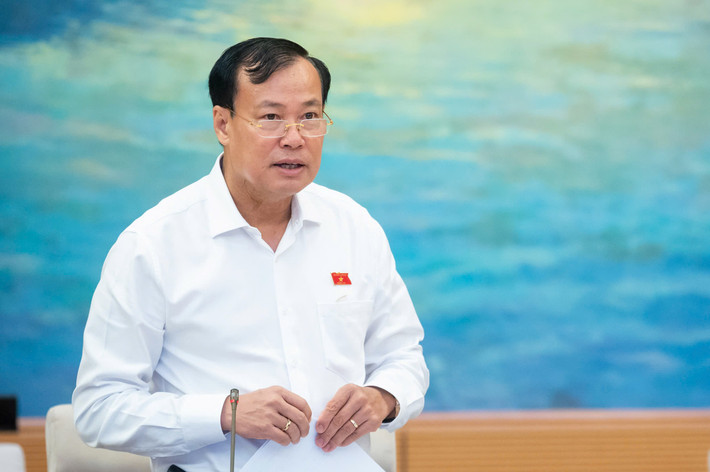 Chủ nhiệm Ủy ban Quốc phòng và An ninh, Trung tướng Lê Tấn Tới phát biểu tại phiên họp. Ảnh: Hồ Long z5857923981658_584b48050f906368d6df5d9c15af0c10.jpg