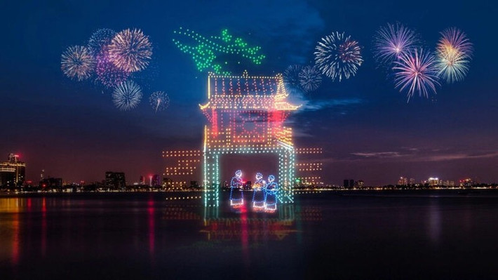 Drone Show chương trình Hoà nhạc ánh sáng - Chào năm mới 2025 dự kiến có hơn 300.000 người tham gia sẽ được tăng cường sóng 5G Viettel image001.jpg
