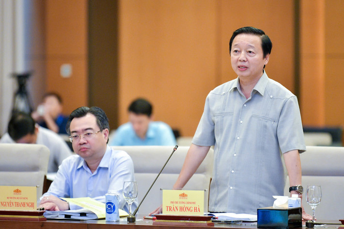 Phó Thủ tướng Chính phủ Trần Hồng Hà phát biểu. Ảnh: Hồ Long Phó Thủ tướng Chính phủ Trần Hồng Hà.jpg
