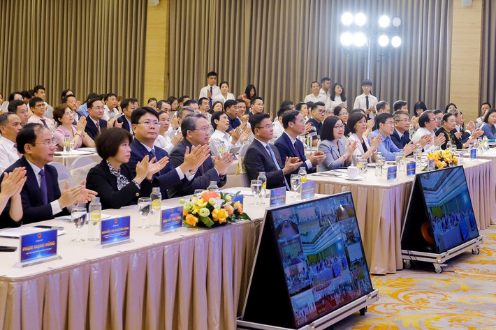 Phó Thủ tướng Chính phủ Lê Thành Long, Bộ trưởng Bộ Tư pháp Nguyễn Hải Ninh và các đại biểu dự Diễn đàn z5910910784152-626c4061c2f4747ed1aeab1be80e8c62-2497.jpg