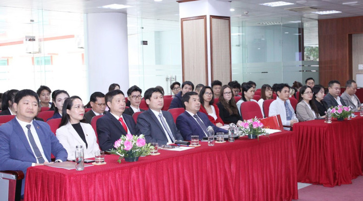 Các đại biểu tham dự buổi khai giảng vp2.jpg