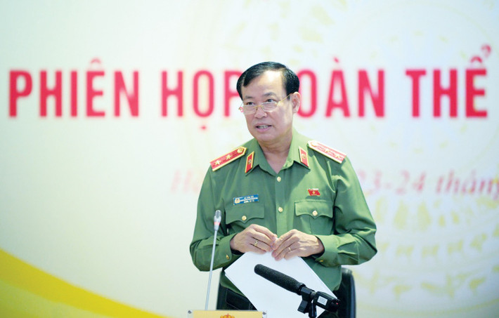 Chủ nhiệm Ủy ban Quốc phòng, An ninh và Đối ngoại, Trung tướng Lê Tấn Tới phát biểu khai mạc ubqp02.jpg
