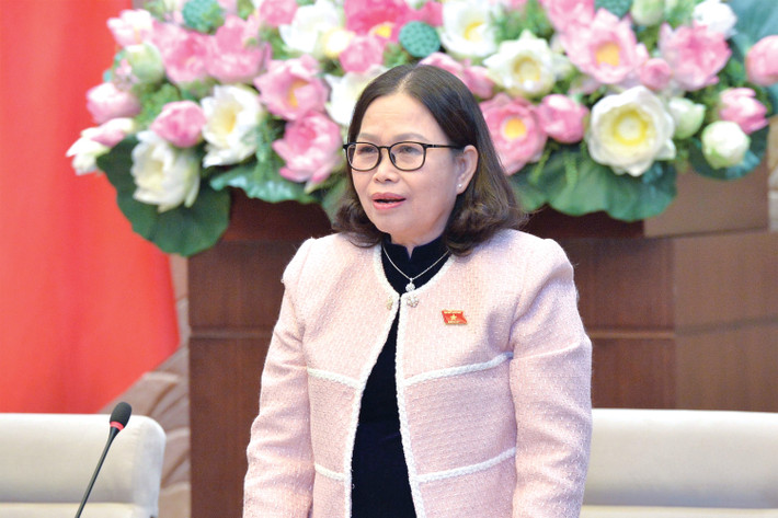 Trưởng Đoàn ĐBQH tỉnh Bà Rịa - Vũng Tàu Nguyễn Thị Yến phát biểu tại cuộc gặp mặt. Ảnh: Hồ Long cv3.jpg
