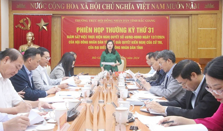 Phiên họp Thường kỳ thứ 31 của Thường trực HĐND tỉnh Bắc Giang. Ảnh: Văn Anh m1.jpg