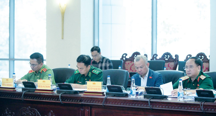 Các đại biểu tham dự Phiên họp ubqp03.jpg