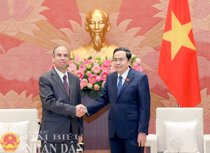 Chủ tịch Quốc hội Trần Thanh Mẫn và Đại sứ Đặc mệnh toàn quyền Cộng hòa Cuba tại Việt Nam Rogelio Polanco Fuentes. Ảnh: Lâm Hiển dbnd_bl_s1.jpg