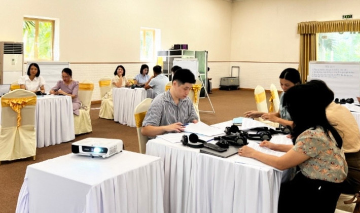 Phương pháp tập huấn thu hút sự thảo luận, tương tác sôi nổi giữa các học viên và giảng viên, chuyên gia tham dự. Ảnh: Lê Nguyên Thảo 36.jpg