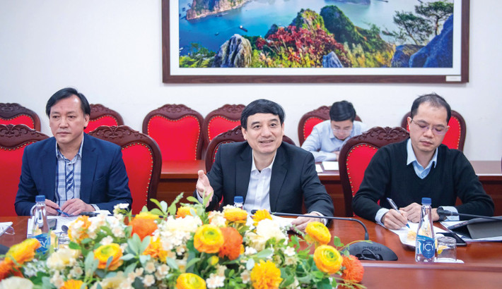 Chủ nhiệm Ủy ban Văn hóa và Xã hội Nguyễn Đắc Vinh chủ trì phiên họp của Ban biên soạn sách “Lịch sử Quốc hội Việt Nam” tập 5. Ảnh: Nghĩa Đức Chủ nhiệm Ủy ban Văn hóa và Xã hội Nguyễn Đắc Vinh chủ trì phiên họp của Ban biên soạn sách “Lịch sử Quốc hội Việt Nam” tập 5. Ảnh: Nghĩa Đức