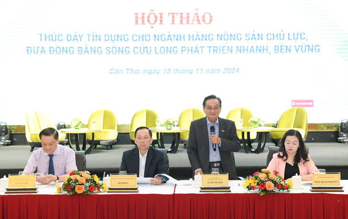 TS. Trần Du Lịch điều hành hội thảo. Ảnh: Lâm Hiển TS. Trần Du Lịch điều hành hội thảo. Ảnh: Lâm Hiển