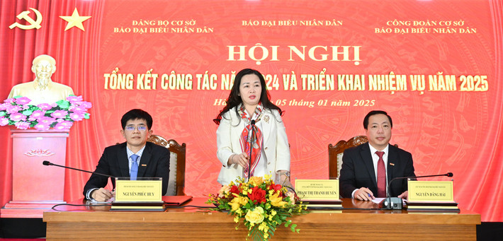 Tổng Biên tập Báo Đại biểu Nhân dân Phạm Thị Thanh Huyền phát biểu tại hội nghị. Ảnh: Quang Khánh h2.jpg