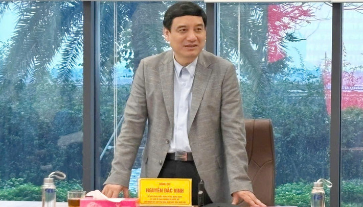 Chủ nhiệm Ủy ban Văn hóa, Giáo dục Nguyễn Đắc Vinh phát biểu tại cuộc làm việc với Khu công nghiệp VSIP v3.jpg