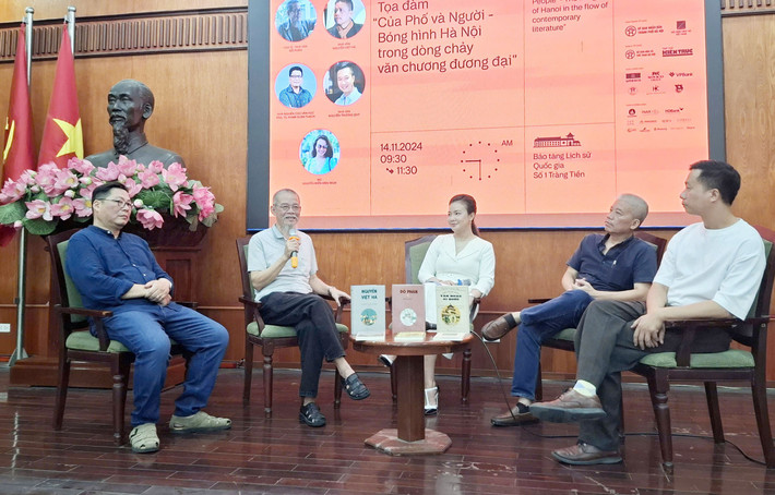 Tọa đàm “Của phố và người - Bóng hình Hà Nội trong dòng chảy văn chương đương đại” sáng 14.11. Ảnh: Thái Minh c2.jpg