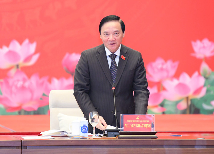 Phó Bí thư Thường trực Đảng ủy Quốc hội, Phó Chủ tịch Quốc hội Nguyễn Khắc Định phát biểu tại hội nghị. Ảnh: Lâm Hiển pctqh-nguyen-khac-dinh01.jpg
