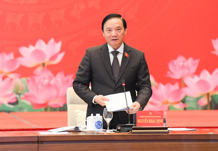 Phó Bí thư Thường trực Đảng ủy, Phó Chủ tịch Quốc hội Nguyễn Khắc Định phát biểu tại hội nghị. Ảnh: Lâm Hiển pctqh-nguyen-khac-dinh02.jpg