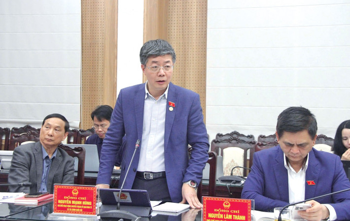 Ủy viên là ĐBQH hoạt động chuyên trách tại Ủy ban Kinh tế và Tài chính Nguyễn Mạnh Hùng phát biểu ks5.jpg