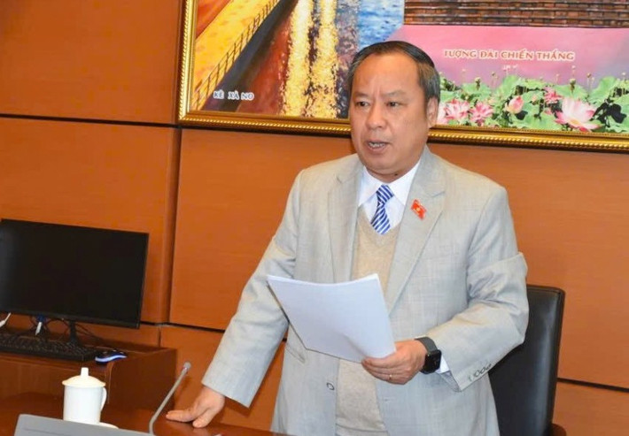 Trưởng Đoàn ĐBQH tỉnh Gia Lai Châu Ngọc Tuấn điều hành thảo luận tại Tổ 17. Ảnh: Bách Hợp to1702.jpg