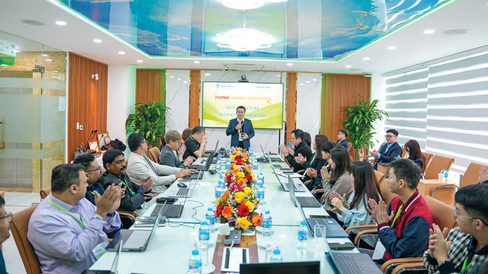 Tại hội nghị, VCPMC đã thuyết trình về Đối sánh dữ liệu kỹ thuật số; xử lý và phân phối báo cáo sử dụng kỹ thuật số; công cụ quản lý quyền của Facebook, Youtube, CMS g1-2301.jpg