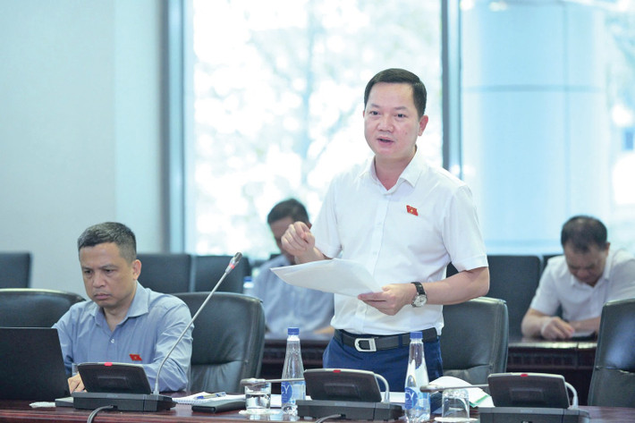Uỷ viên là ĐBQH hoạt động chuyên trách tại Ủy ban Quốc phòng, An ninh và Đối ngoại Trịnh Xuân An phát biểu ubqp06.jpg