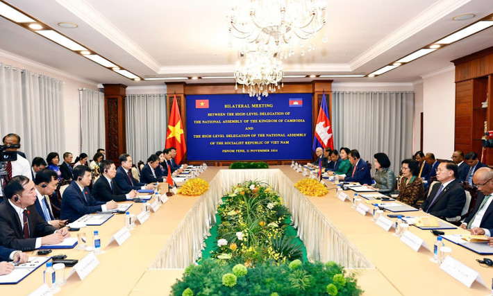 Chủ tịch Quốc hội Trần Thanh Mẫn hội đàm với Chủ tịch Quốc hội Campuchia Samdech Khuon Sudary. Ảnh: Doãn Tấn - TTXVN ctqh-don-a4.jpg